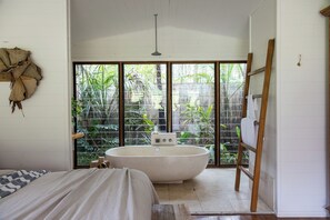 Villa, bañera (Boathouse III) | Tabla de planchar con plancha, wifi gratis, ropa de cama