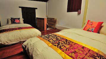 Standard Room (6-Person) | Desk, blackout drapes, free WiFi, bed sheets