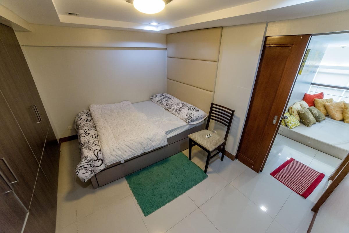 Loft, 2 Bedrooms, Non Smoking | 1 bedroom, individually decorated, individually furnished, desk