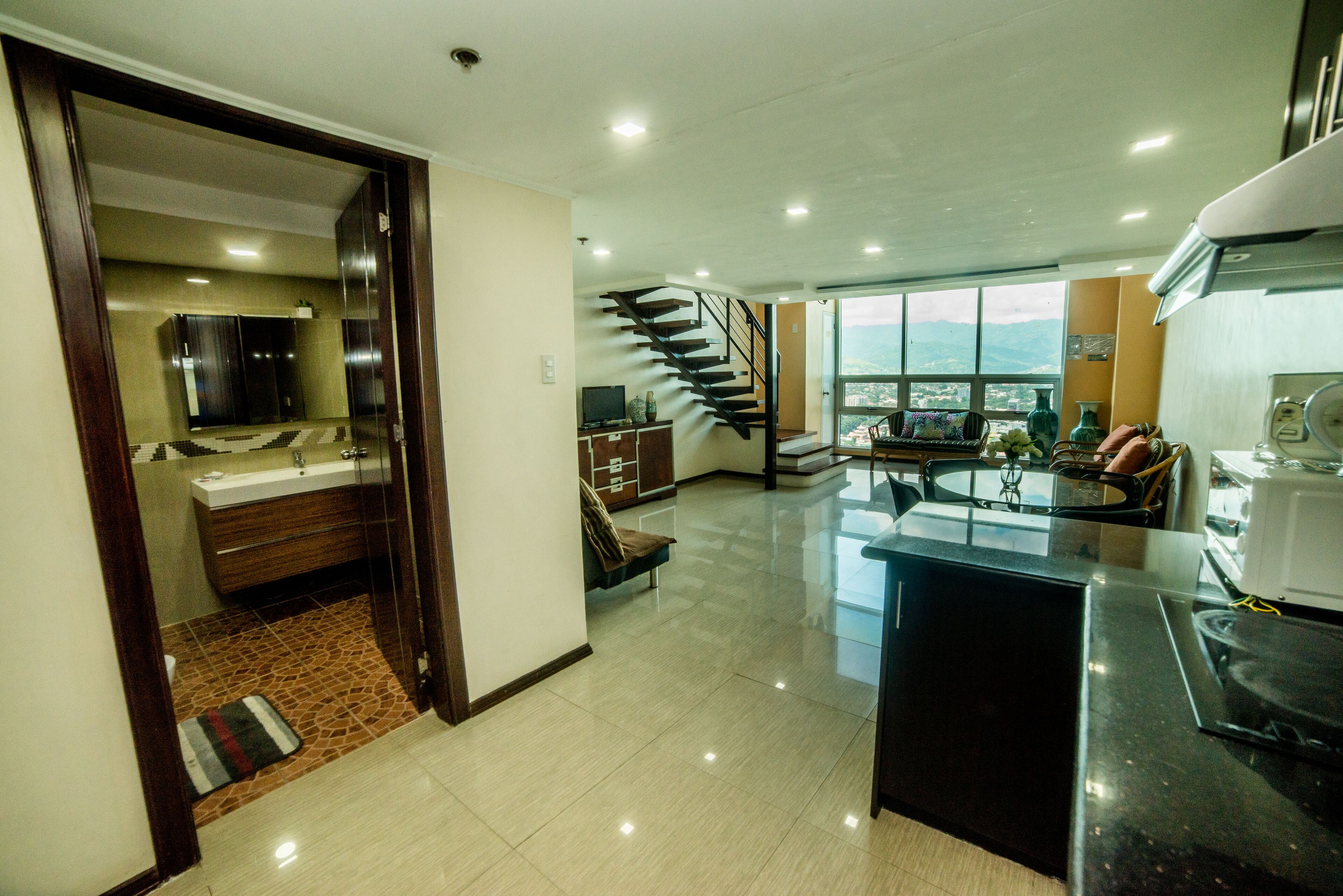 Decoración personalizada, muebles diferentes y escritorio 