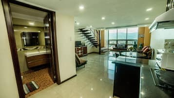 Decoración personalizada, muebles diferentes y escritorio