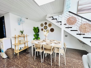 Loft, 2 dormitoris, no fumadors | Zona de menjador de l'habitació