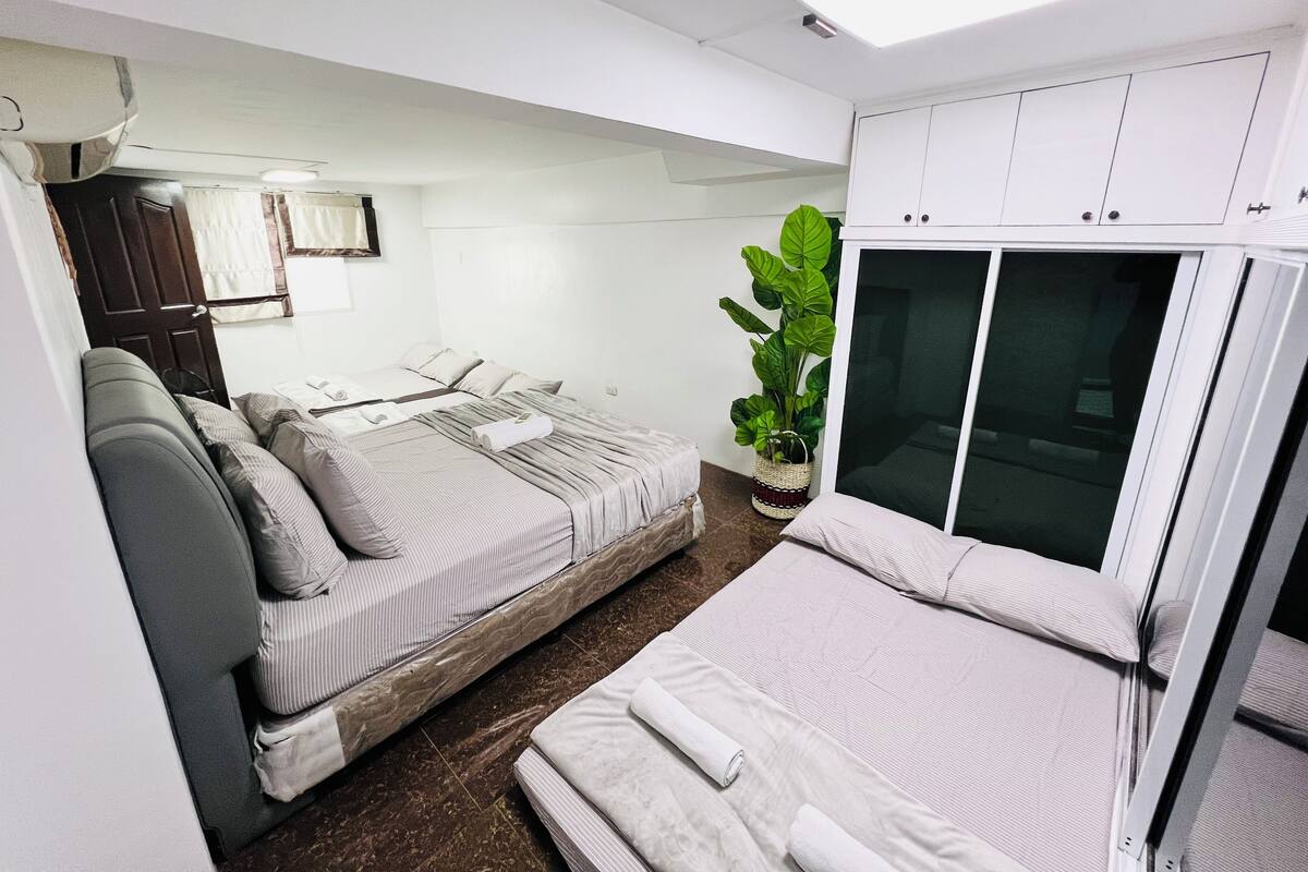 Loft, 2 Bedrooms, Non Smoking | Desk, laptop workspace, blackout drapes, iron/ironing board (on request)