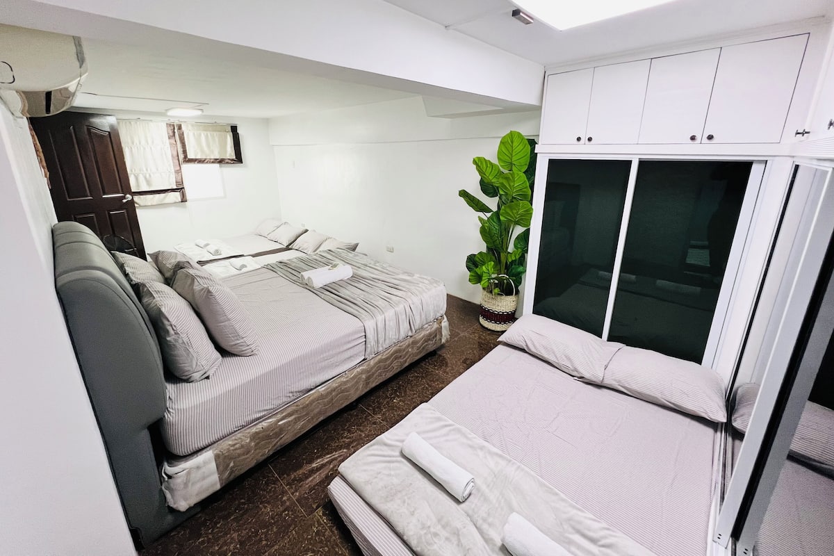 Loft, 2 Bedrooms, Non Smoking | Individually decorated, individually furnished, desk, laptop workspace