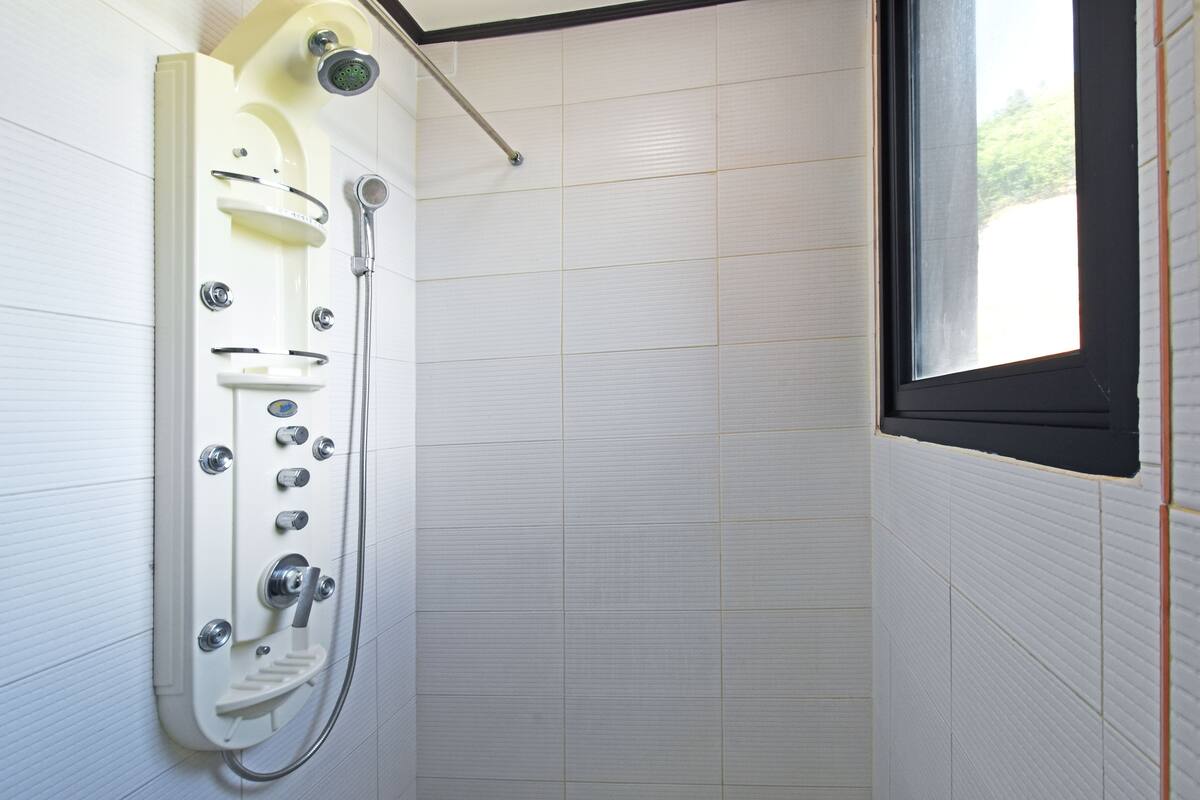 Douche de la salle de bain