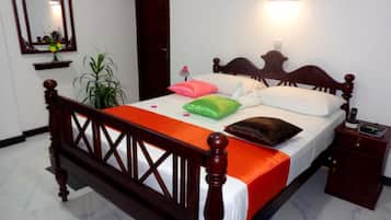In-room safe, desk, soundproofing, iron/ironing board