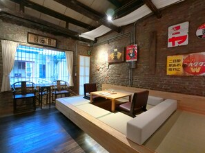 1 bedroom, Egyptian cotton sheets, premium bedding, down comforters - Wabisabi Homestay (Tainan)