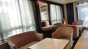 Lobby sitting area - Nisus Hotel (New Taipei City)