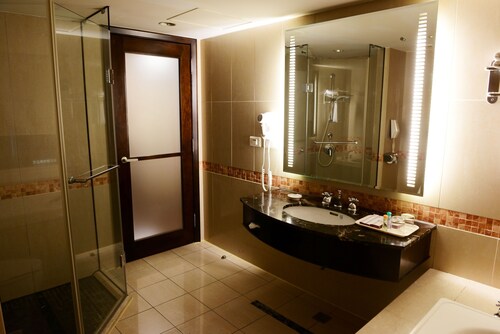 Nisus Hotel