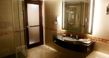 Nisus Hotel