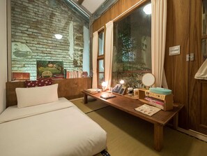 Luxury Single Room, 1 Twin Bed, Terrace, Courtyard Area | Egyptian cotton sheets, premium bedding, down comforters - Thinking Homestay (Tainan)