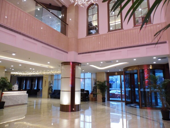 Front of property - Hongluyuan Ningjiang Grand Hotel (Shanghai)