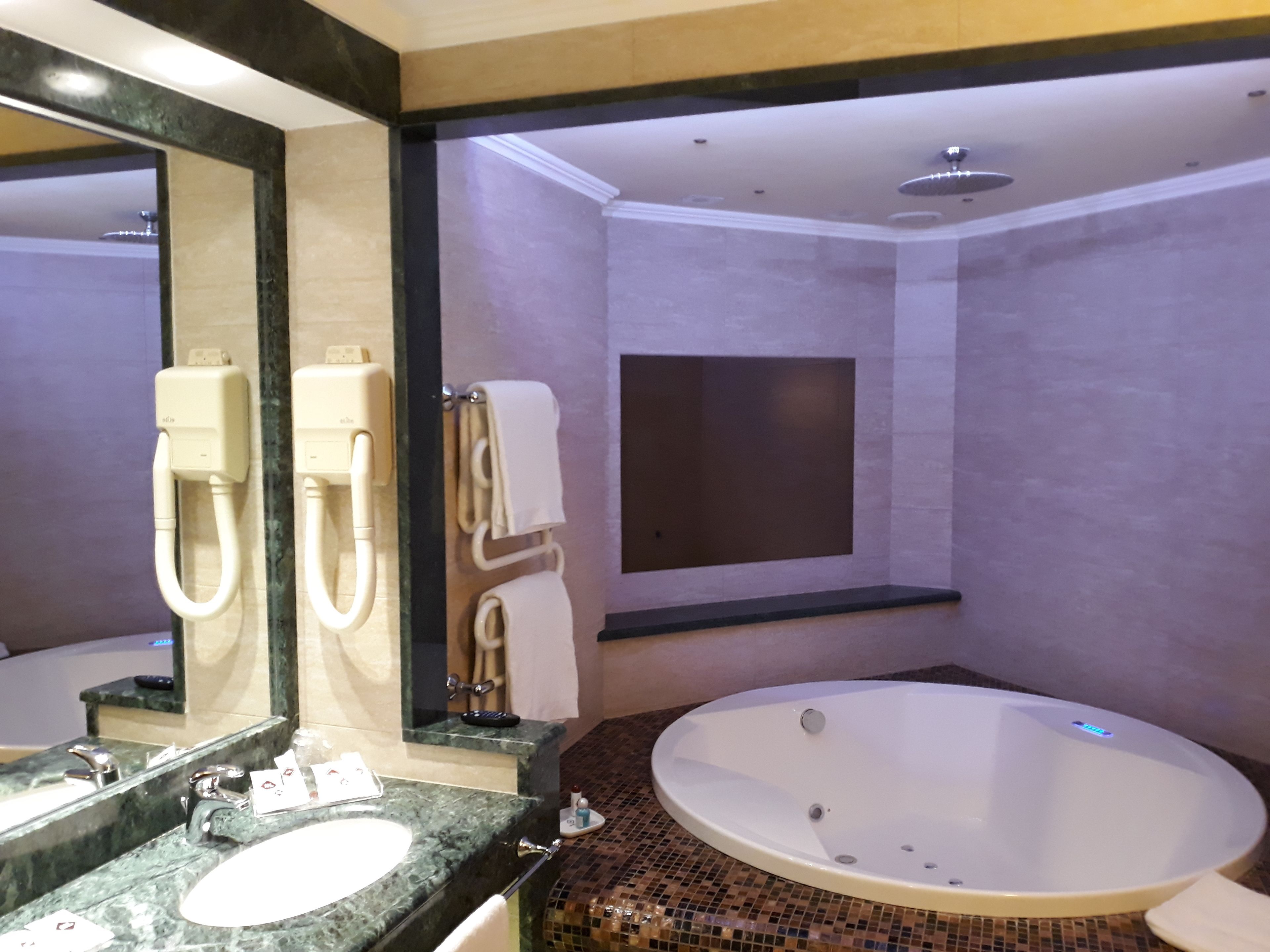 suite | bathroom | shower, rainfall showerhead, free toiletries, hair dryer