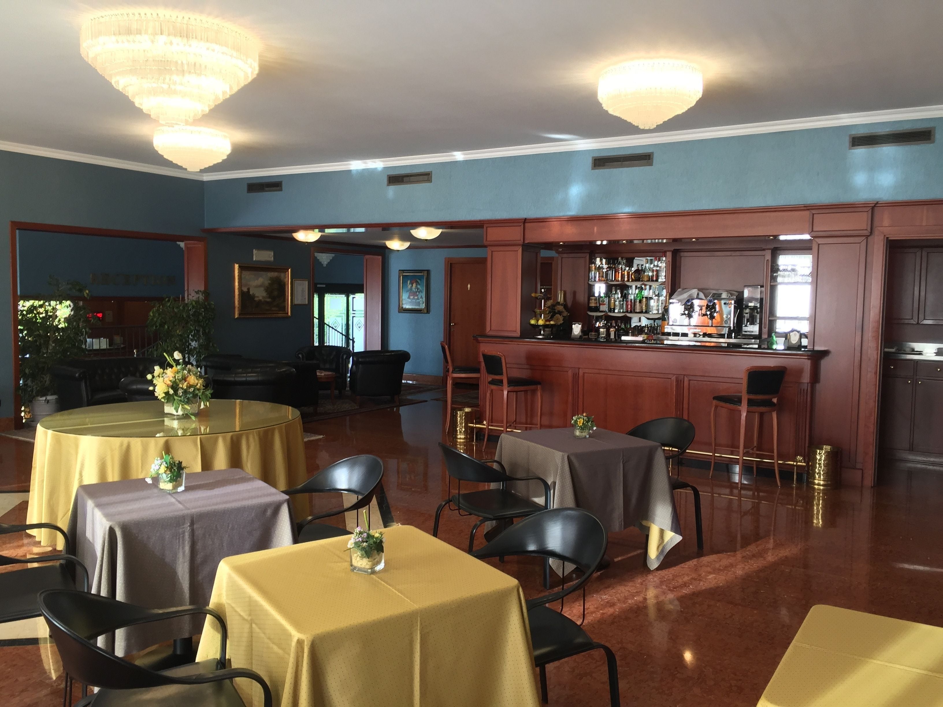 daily continental breakfast (eur 8 per person)