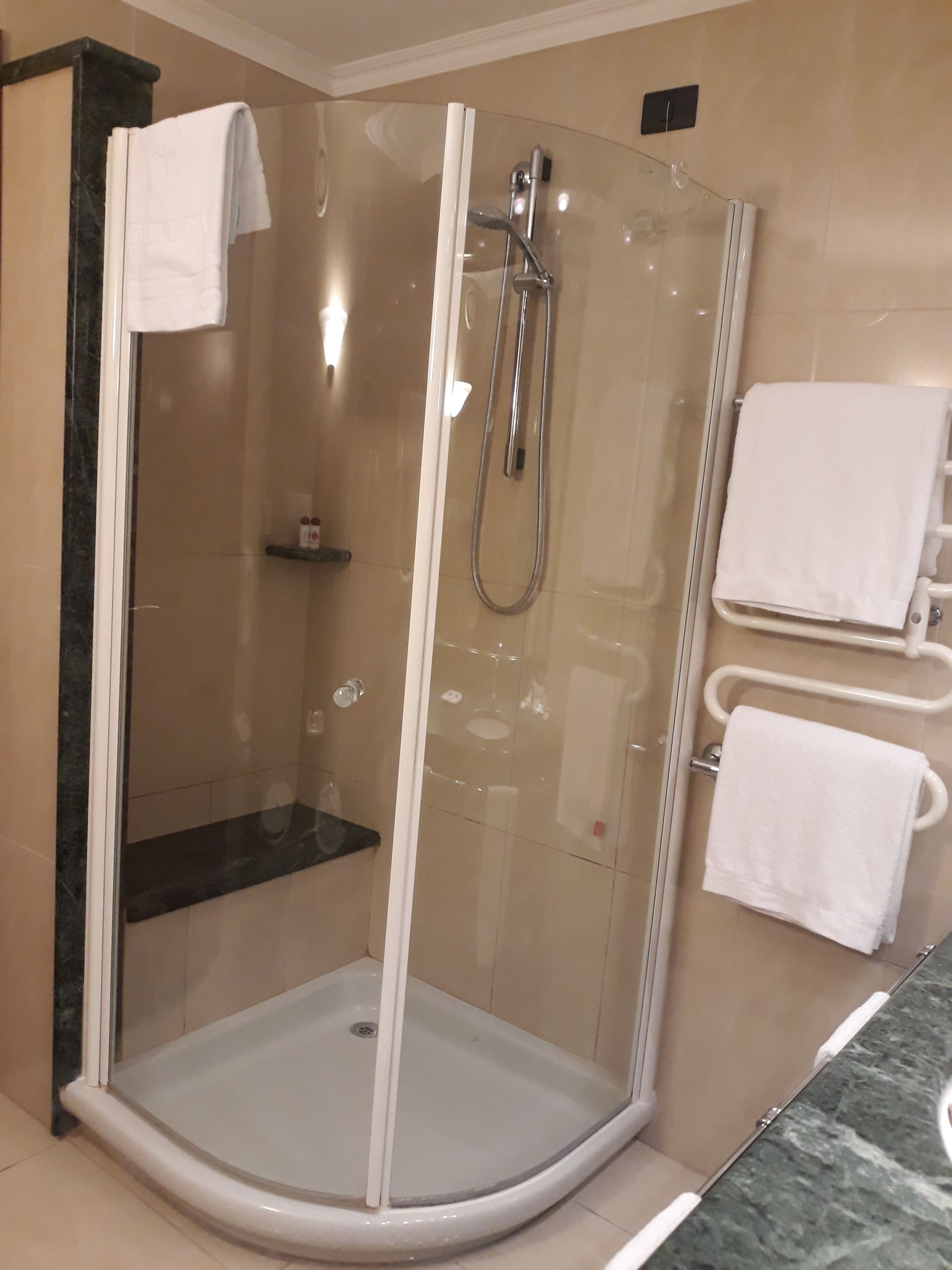 double room | bathroom | shower, rainfall showerhead, free toiletries, hair dryer