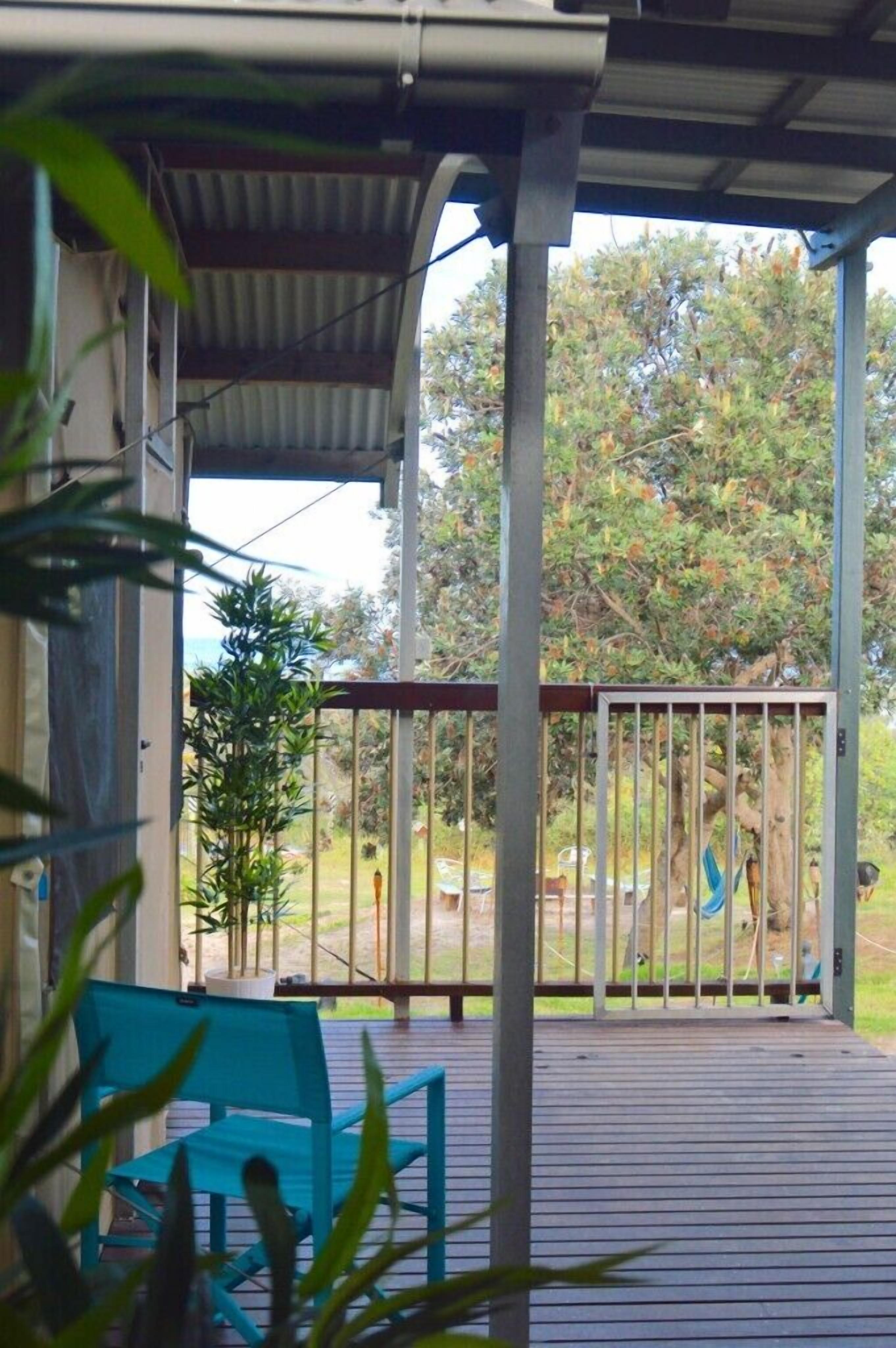 6 Bed Bunk Family Gamping Tent | Terrace/patio