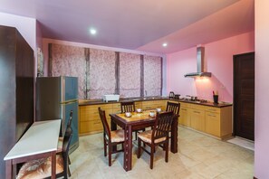 4 Bedrooms Pool Villa | Private kitchen | Fridge, microwave, stovetop, coffee/tea maker - Pailin Villa Phuket (Chalong)