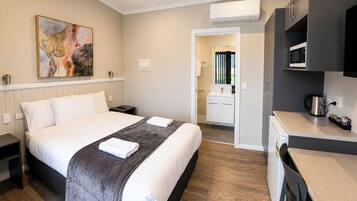 Superior Room, Patio | Free WiFi, bed sheets