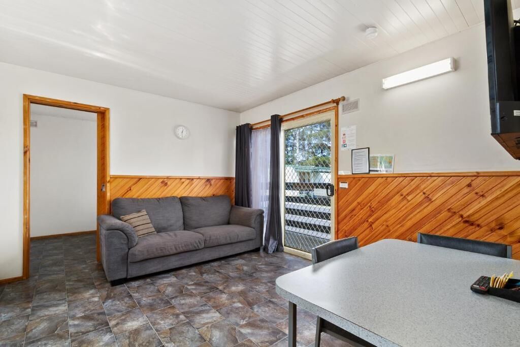 Economy 2 Bedroom Cabin | Living area