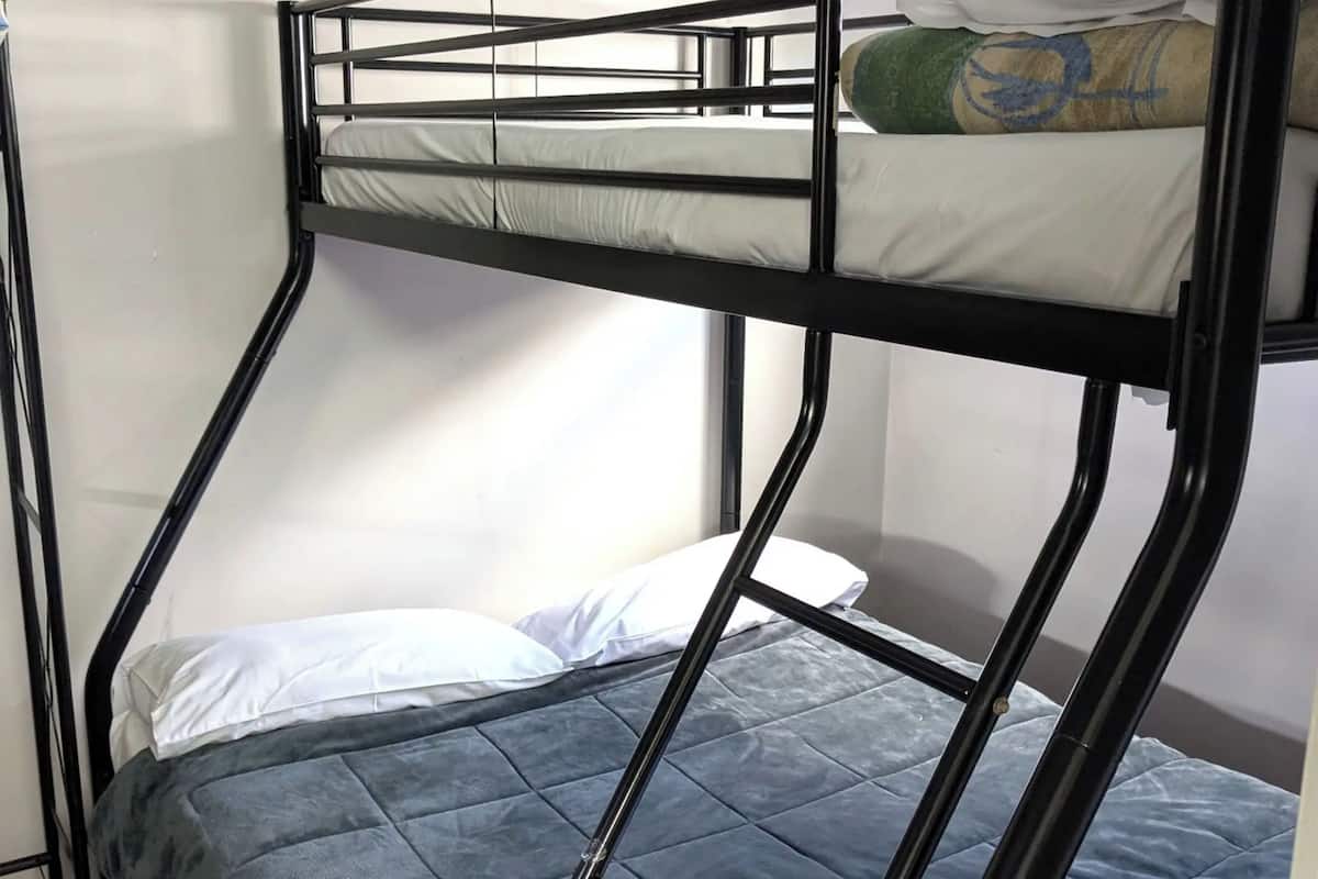 Standard 2 Bedroom Cabin | 免費 Wi-Fi、床單