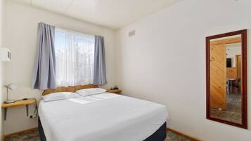 2 ๊ฐ์ ์นจ์ค, ๋ฌด๋ฃ WiFi, ์นจ๋ ์ํธ