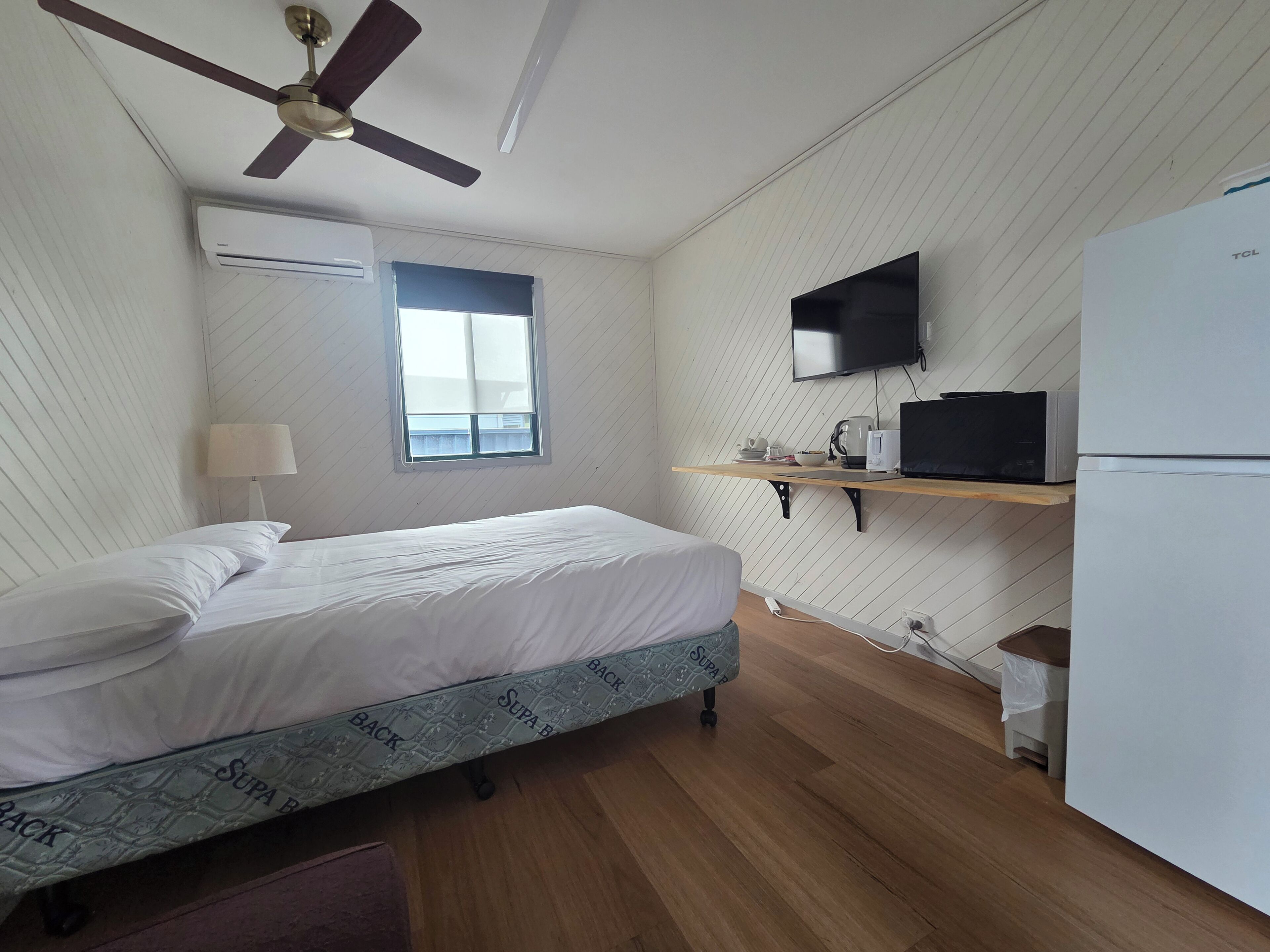 Economy Motel Room - External Ensuite