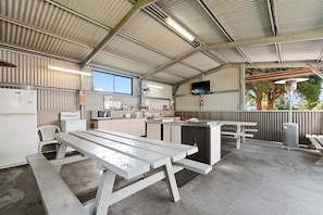 Área de parrillas y picnic