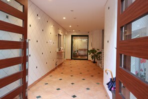Interior entrance - Patio Kyobashi (Osaka)