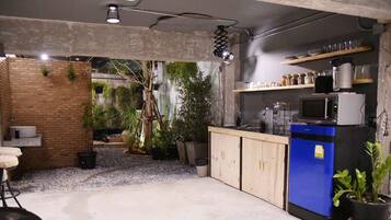 Breakfast (THB 69 per person)