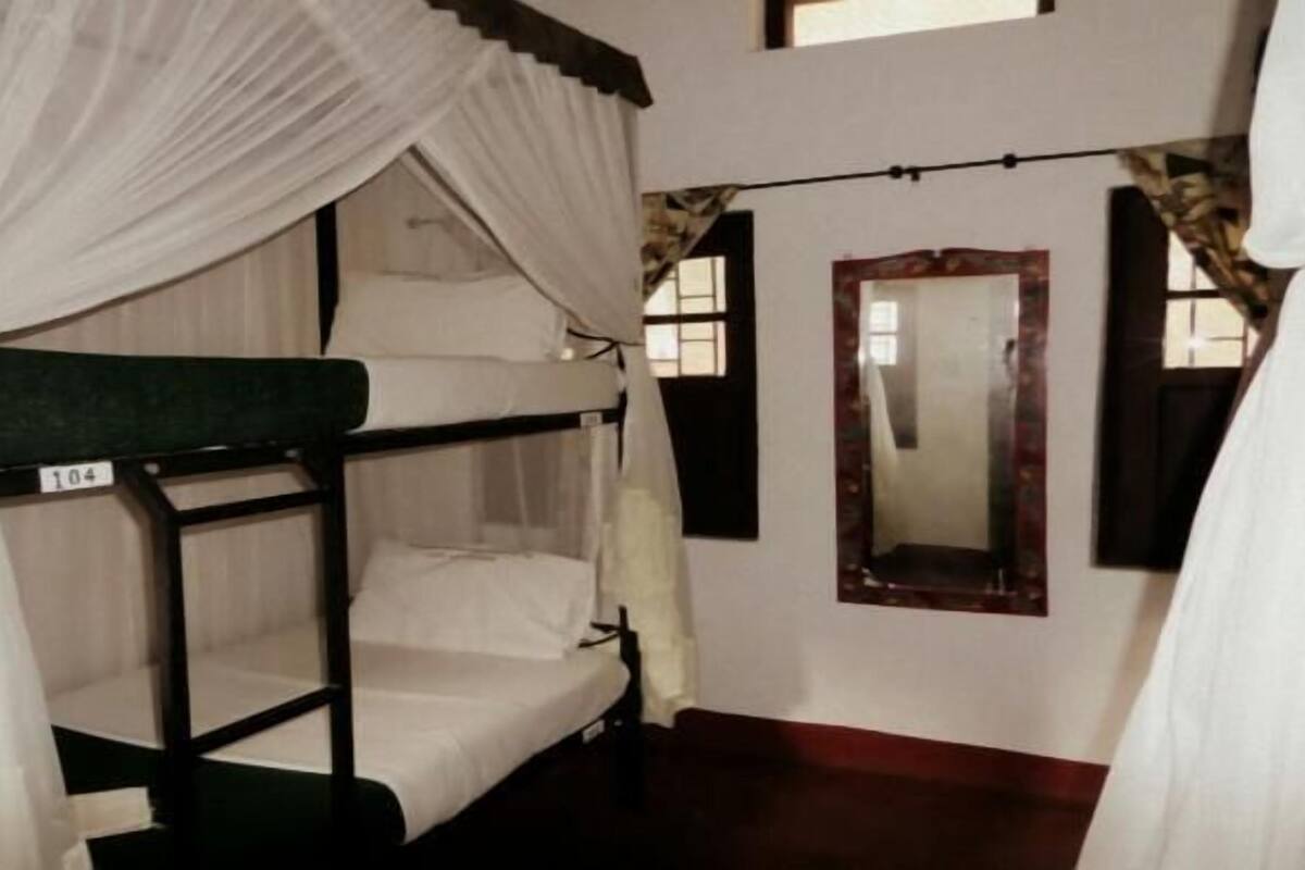 Desk, WiFi (free), bed sheets