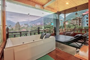 Mountain view - Snow Flakes Resort And Spa Centrally Heated Luxury Resort (Manali)