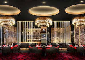 3 restaurants, serveren ontbijt, lunch, diner, Chinese gerechten