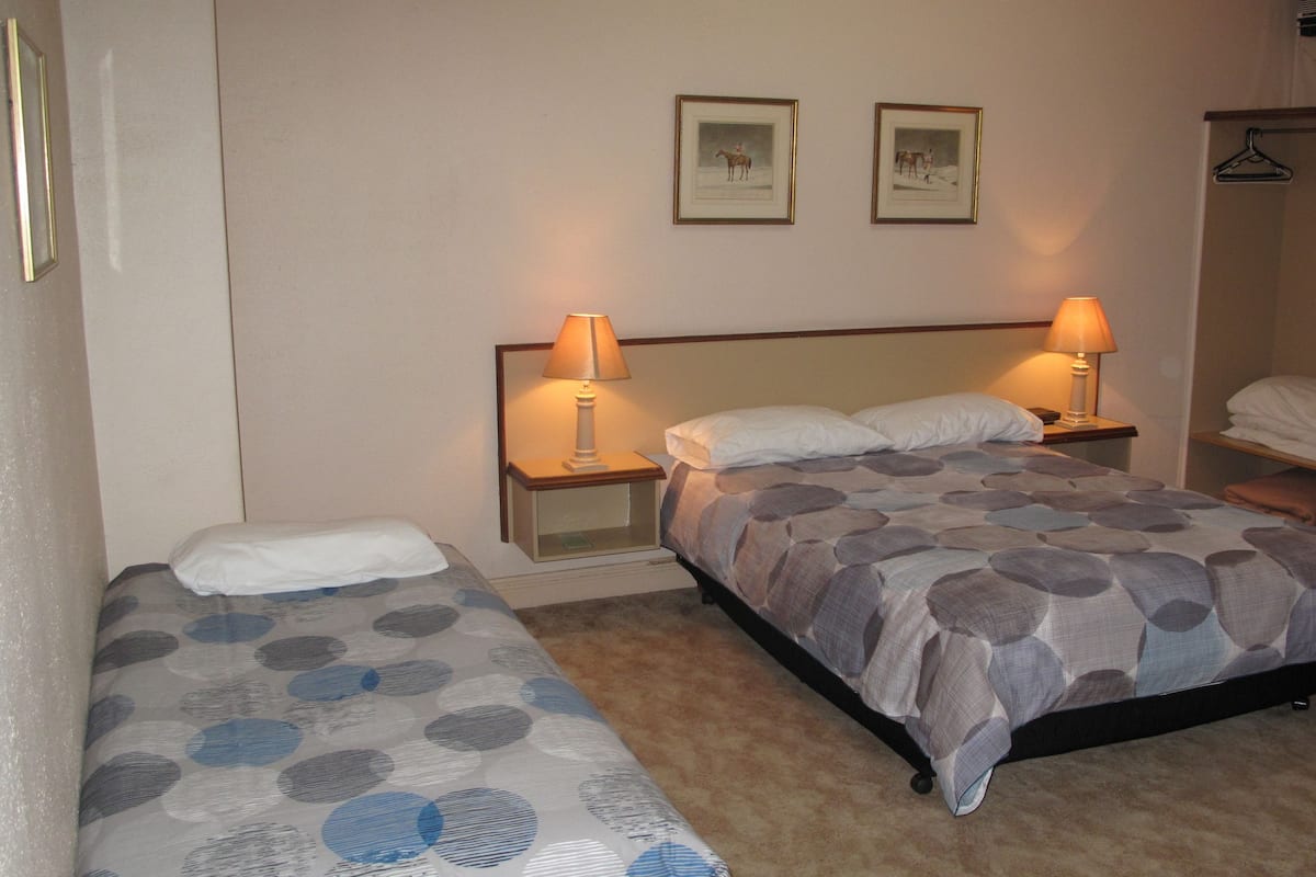 Triple Room, 1 Queen and 1 King Single | Bed sheets