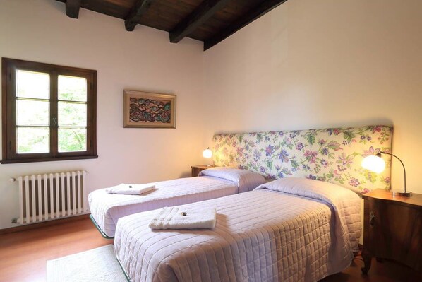 Traditional Room, Garden View (Glicine)