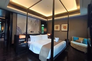 Premium bedding, minibar, in-room safe, desk