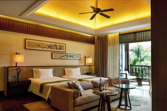 Ropa de cama de alta calidad y minibar 