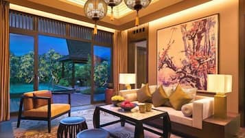 Premium bedding, minibar, in-room safe, desk
