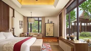 Premium bedding, minibar, in-room safe, desk