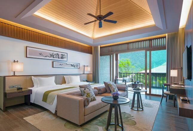 Premium bedding, minibar, in-room safe, desk