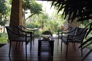Terrace/patio - Huan Mei Resort Villa Chiang Mai (San Sai)