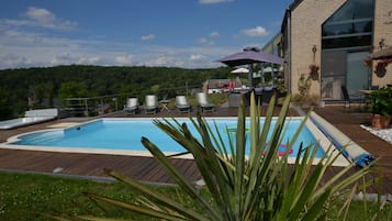 Outdoor pool, sun loungers