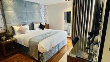 Deluxe Double or Twin Room | Premium bedding, minibar, in-room safe, desk