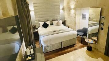 Premium bedding, minibar, in-room safe, desk