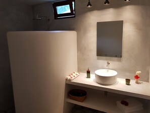 Family Suite, 2 Bedrooms, Non Smoking, Balcony | Bathroom sink - Coco Villa (Thoddoo)