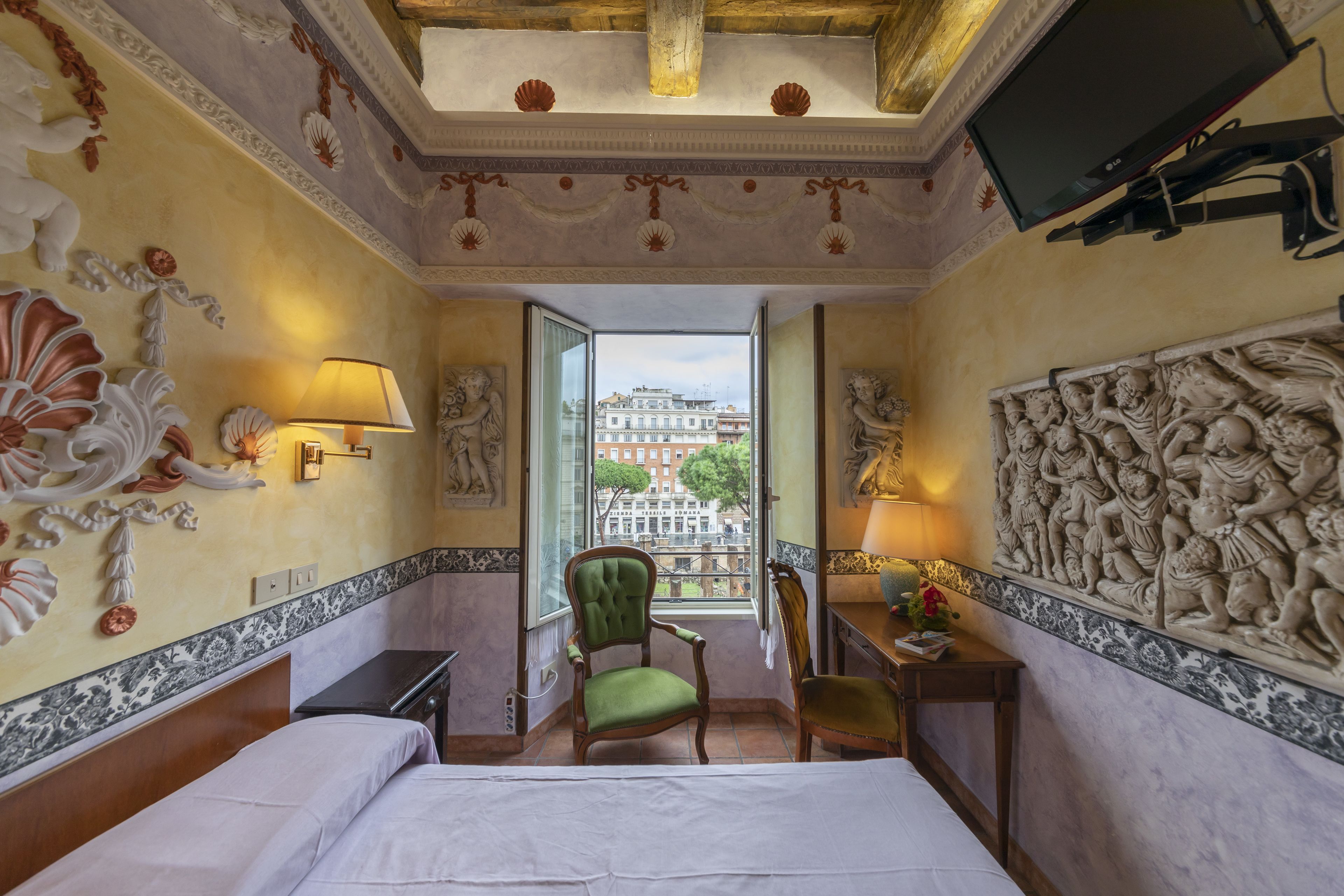 standard double room | premium bedding, free minibar, in-room safe, desk