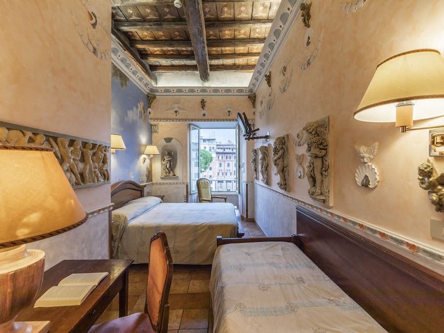 Roupas de cama premium, frigobar (abastecido com itens grátis)