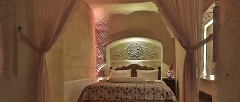 Honeymoon Suite