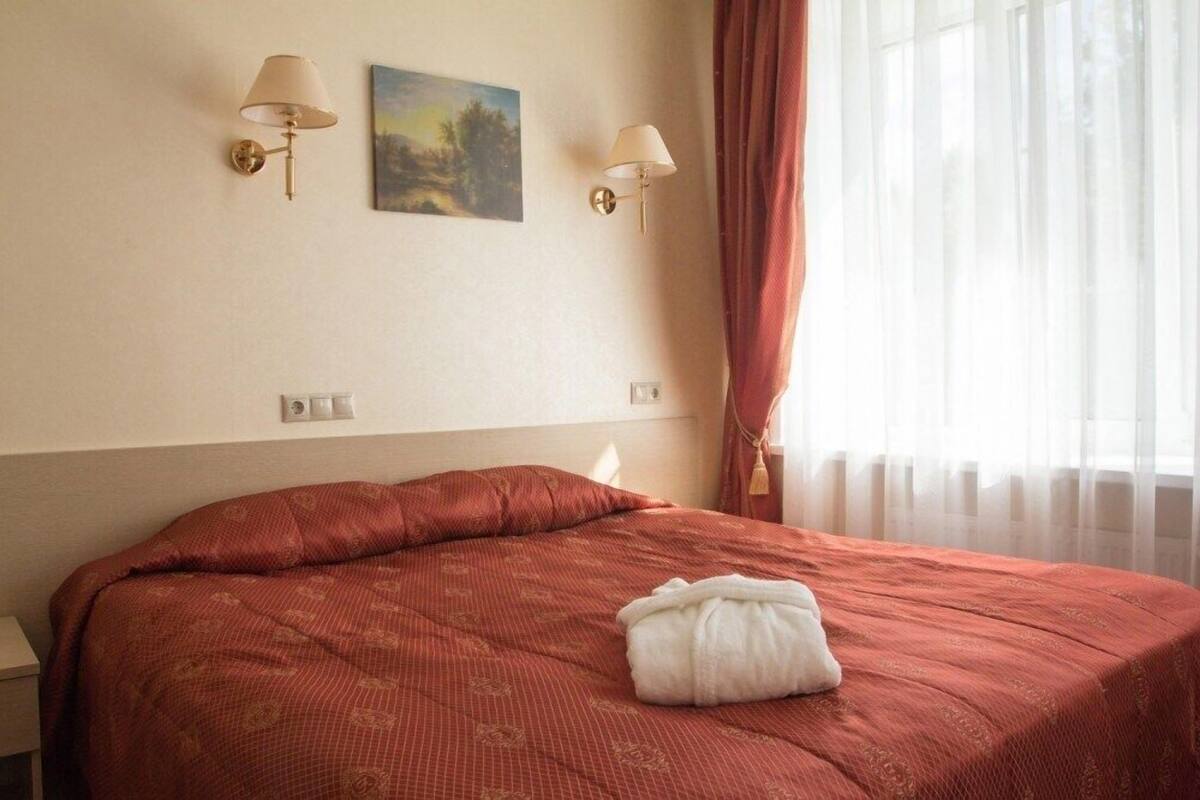 Studio (Treatment included) | Minibar, iron/ironing board, free WiFi, bed sheets