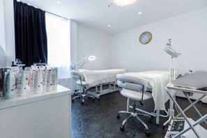 علاجات للجسم، جلسات تدليك الأنسجة العميقة، جلسات تدليك رياضي 