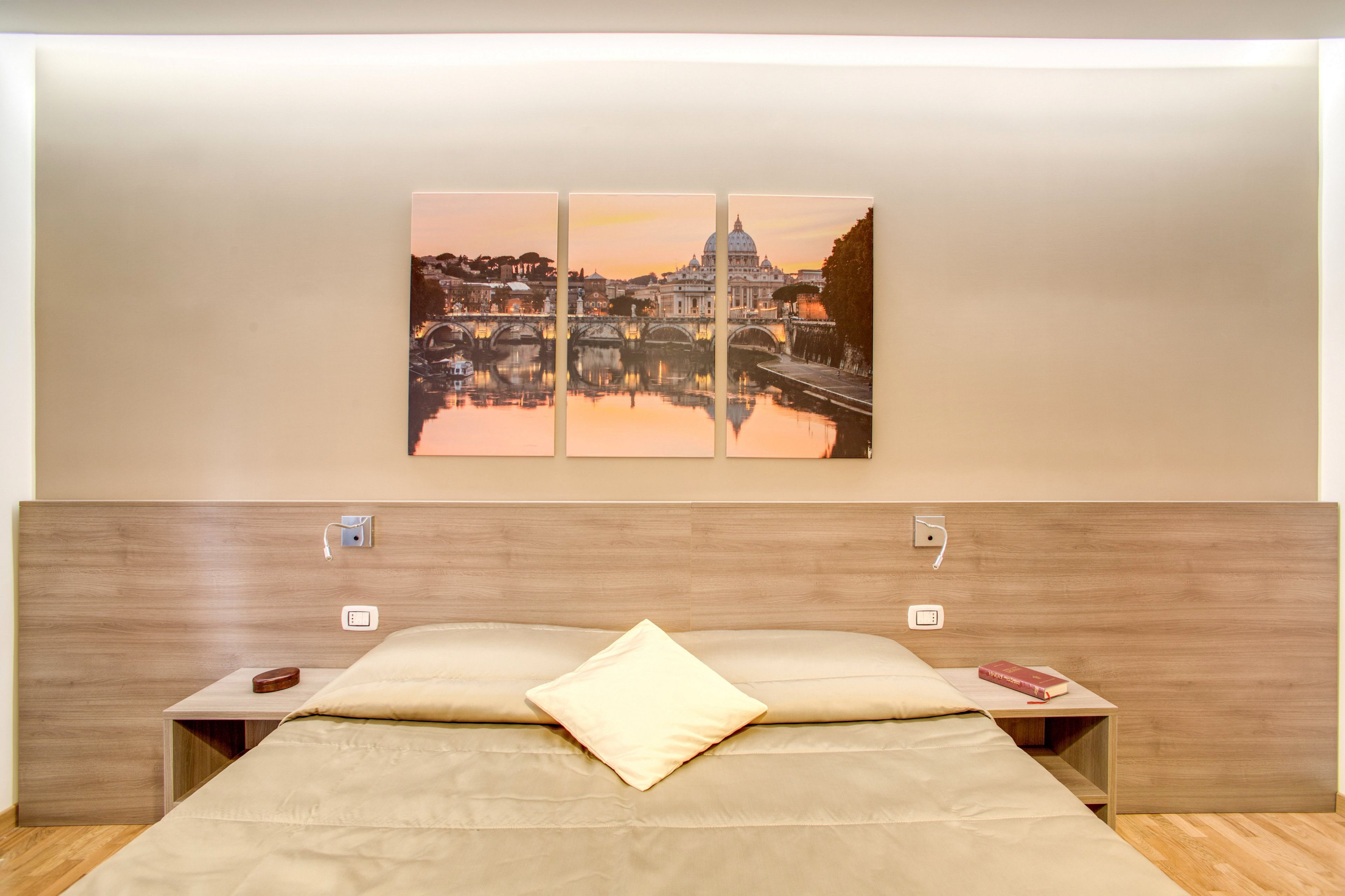 Dreibettzimmer | Minibar, Zimmersafe, individuell dekoriert, individuell eingerichtet